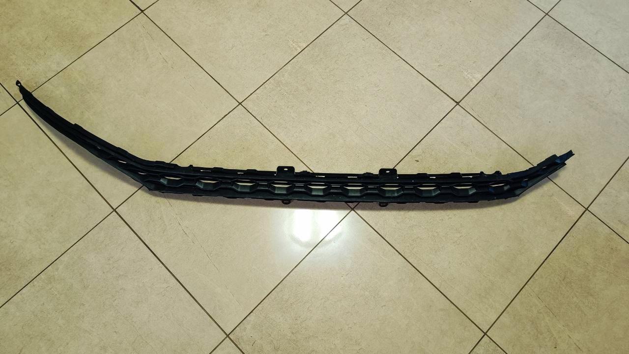 заглушка (решетка) в бампер Audi Q8 4M (2018 - 2023), 4M8.607.683 - фото №1