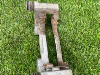 скоба суппорта Ford Mustang 6 поколение S550 [рестайлинг] 2020, 2.3 л., бензин, АКПП, купе, задний привод