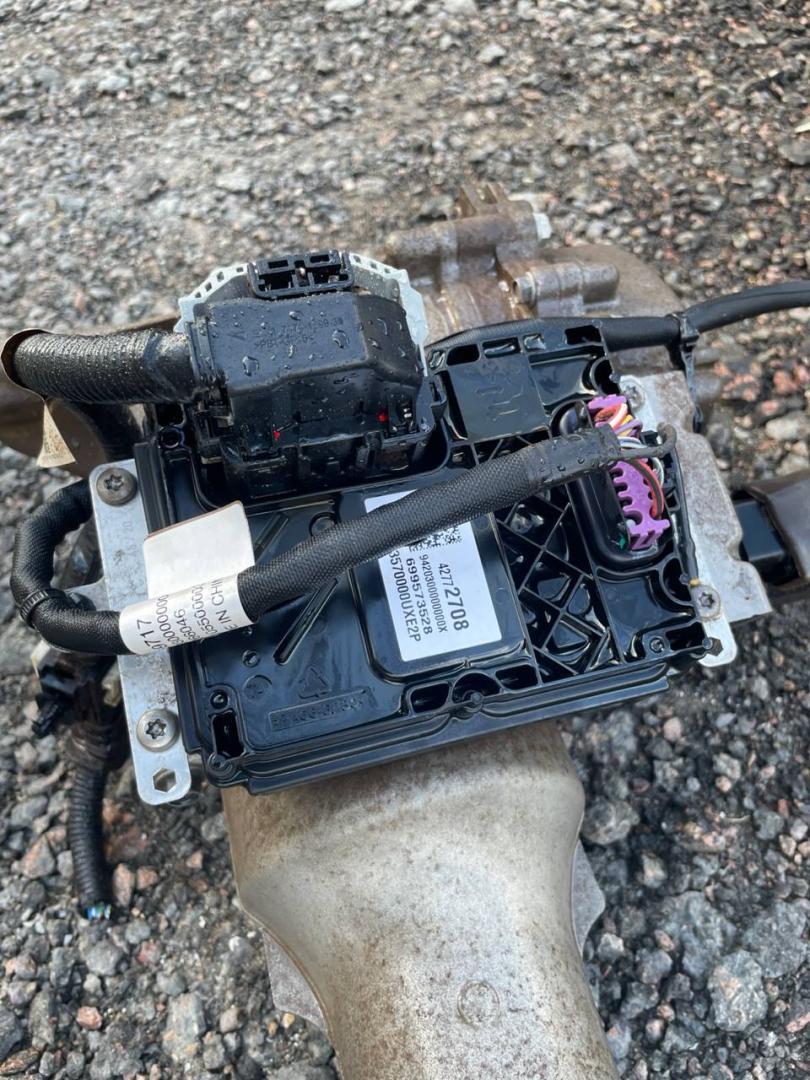 блок управления раздаткой Chevrolet TrailBlazer 3 поколение 2022, 1.3 л., бензин, вариатор, оранжевый, хетчбэк 5 дв., полный привод, 42772708 - фото №1