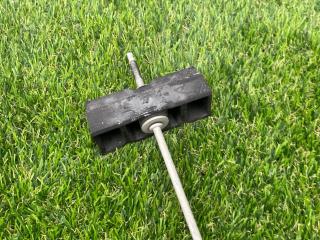 крепление аккумулятора Ford Mustang 6 поколение S550 [рестайлинг] 2020, 2.3 л., бензин, АКПП, серый, купе, задний привод