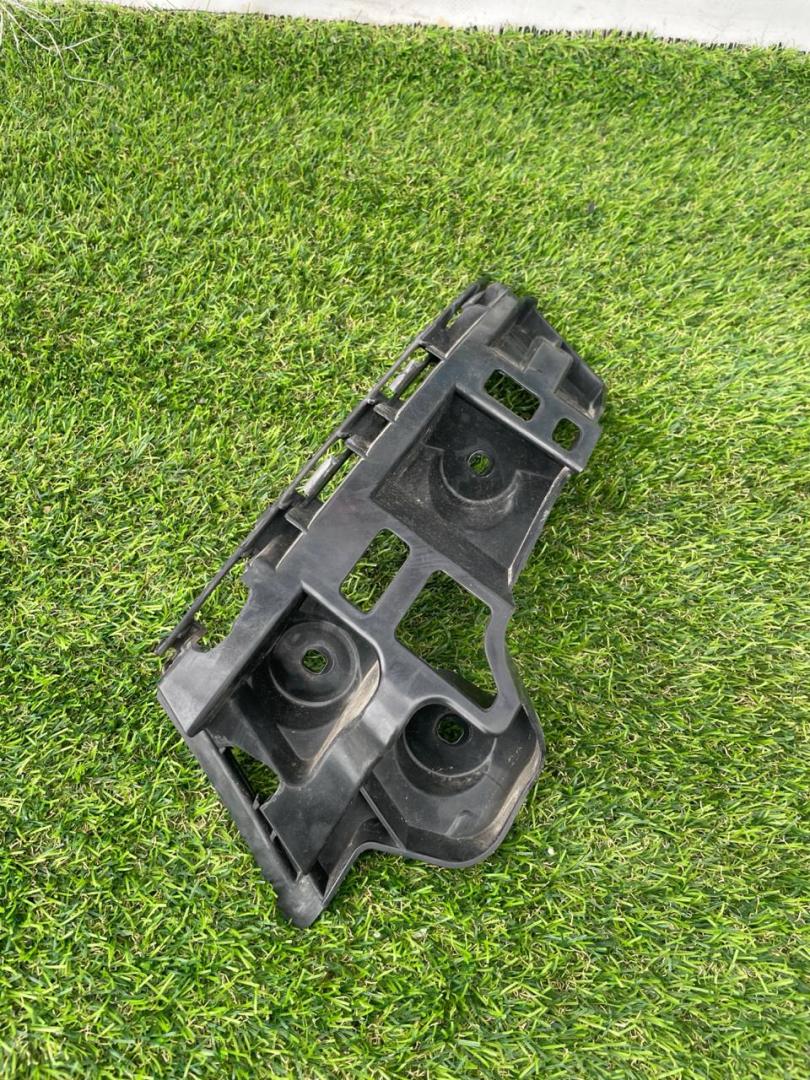 Крепление бампера заднего Volkswagen Jetta 7 поколение 2019, 1.4 л., бензин, седан, передний привод, 17A807454 - фото №1