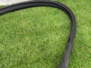 уплотнитель двери Ford Mustang 7 поколение S650 2024, 2.3 л., бензин, АКПП, черный, купе, задний привод, PR3B-C21596-A