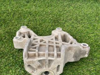 кронштейн двигателя Jeep Wrangler 4 поколение 2019, 2.0 л., бензин, АКПП, внедорожник 5 дв., полный привод, 68271532AA