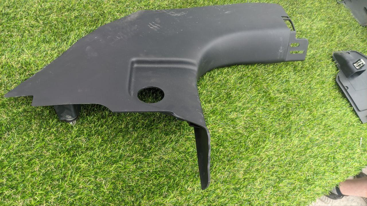 обшивка стойки Ford Mustang 7 поколение S650 2024, 2.3 л., бензин, АКПП, черный, купе, задний привод, CO2349, AB319W - фото №1