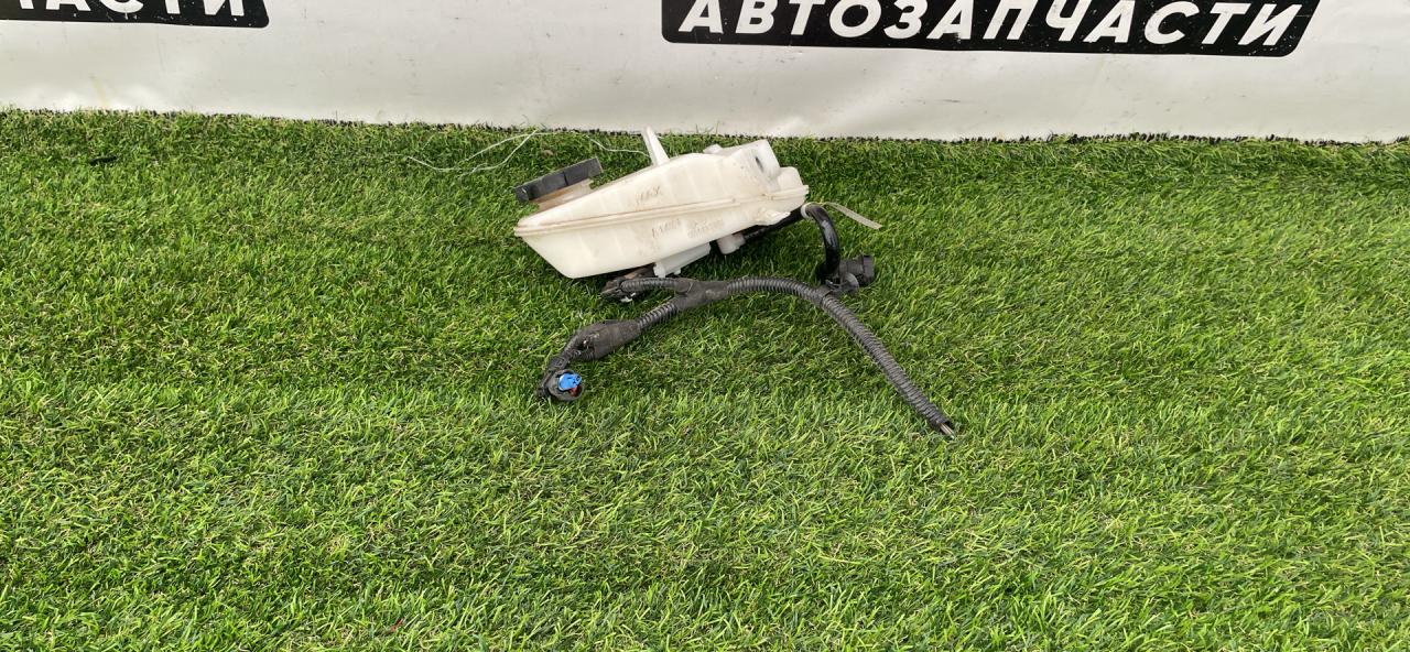 бачок тормозной жидкости Chevrolet TrailBlazer 3 поколение 2022, 1.3 л., бензин, вариатор, оранжевый, хетчбэк 5 дв., полный привод, 0204850958 - фото №1