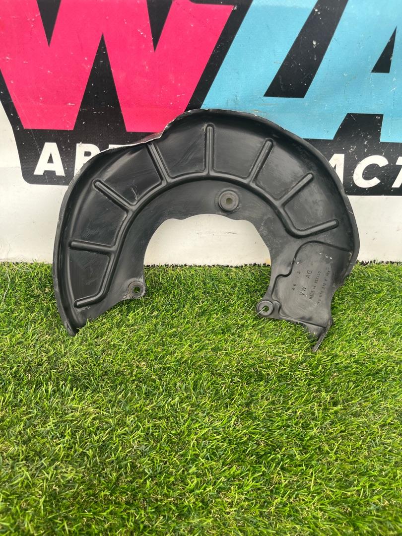 защитный кожух тормозного механизма Volkswagen Jetta 6 поколение 2014, 1.4 л., бензин, МКПП, седан, передний привод - фото №1