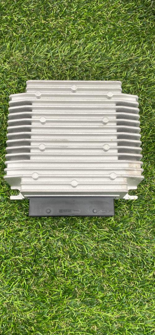 усилитель музыкальный Tesla Model X 1 поколение 2018, электро, хетчбэк 5 дв., 1004833-10-A - фото №1