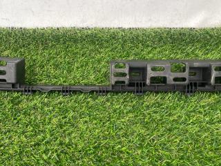 Кронштейн крепления порога Tesla Model X 1 поколение 2018, электро, хетчбэк 5 дв., 1053726-00-B