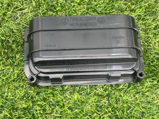 клапан вентиляции кузова Tesla Model X 1 поколение 2018, электро, хетчбэк 5 дв., 1068034-00-C