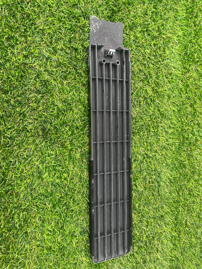 пластик Tesla Model X 1 поколение 2018, электро, хетчбэк 5 дв., 1121022-00-C - фото №1