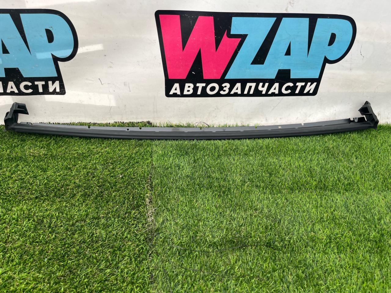 Уплотнитель стекла Tesla Model X 1 поколение 2018, электро, хетчбэк 5 дв., 1072079-90-D - фото №1