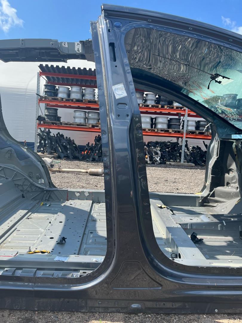 Стойка кузовная центральная правая Tesla Model X 1 поколение 2018, электро, хетчбэк 5 дв. - фото №1