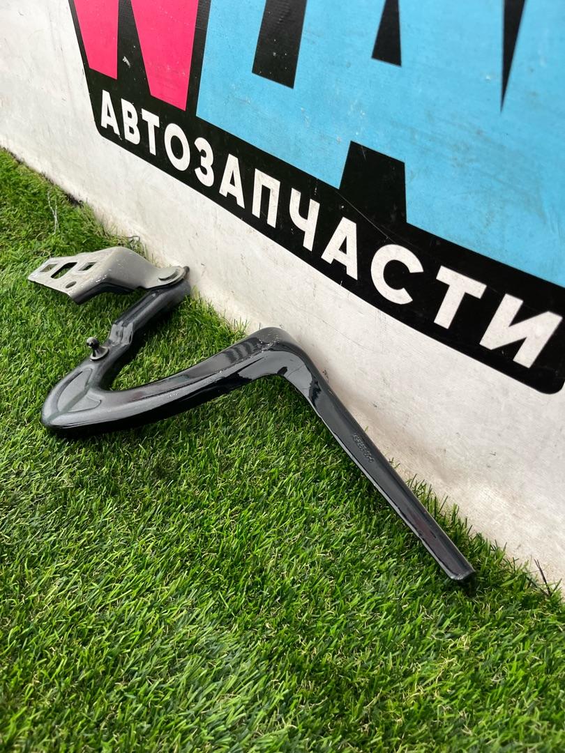 петля капота правая Tesla Model Y 1 поколение 2022, электро, белый, 1496268-00-C - фото №1