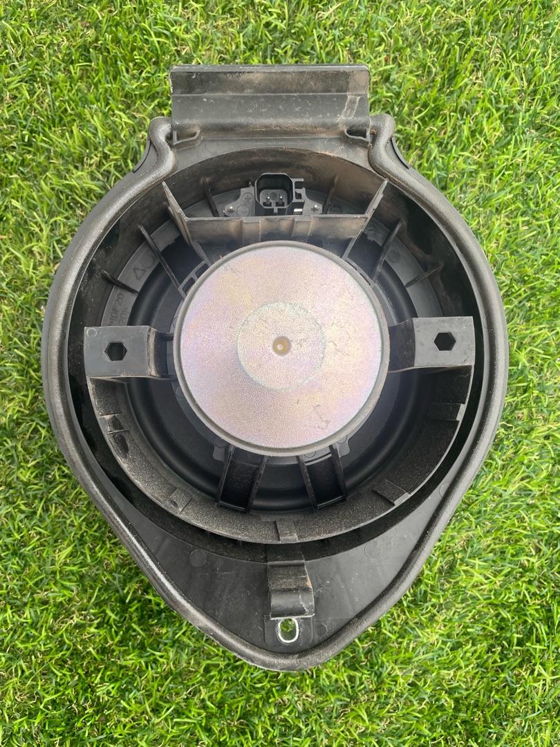 динамик Buick Encore GX 1 поколение 2023, 1.2 л., вариатор, внедорожник 5 дв., передний привод, 42690859 - фото №1
