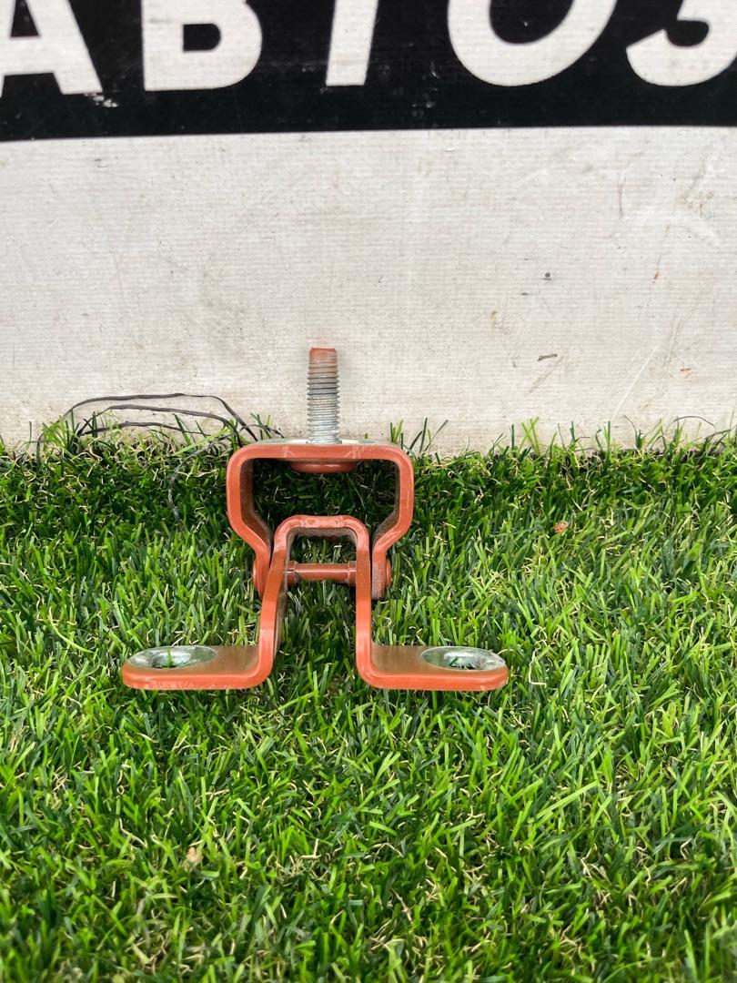 петля крышки багажника Chevrolet TrailBlazer 3 поколение 2022, 1.3 л., бензин, вариатор, оранжевый, хетчбэк 5 дв., полный привод, 42483659 - фото №1