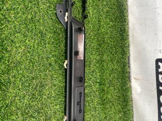 накладка на торпедо (консоль) Ford Mustang 6 поколение S550 [рестайлинг] 2017, 2.3 л., бензин, АКПП, купе, задний привод, FR3B-63044B88