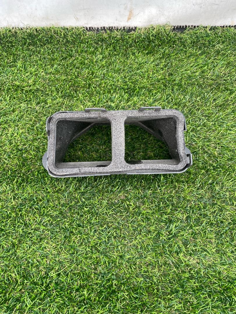 воздуховод Tesla Model Y 1 поколение 2022, электро, белый, 1083377-00-D - фото №1