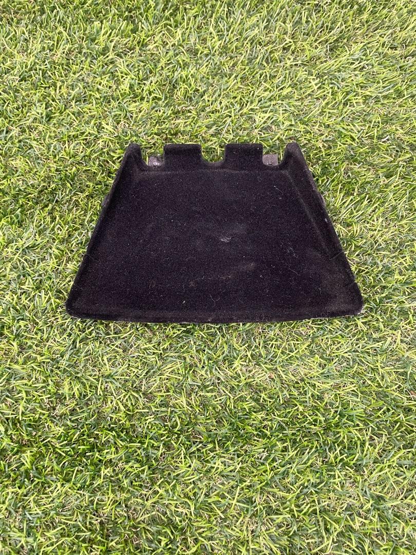 кронштейн (крепление) Tesla Model Y 1 поколение 2022, электро, белый, 1494444-00 - фото №1