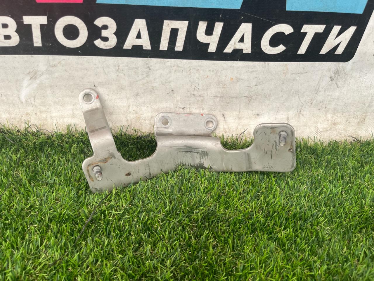 кронштейн (крепление) Chevrolet Equinox 3 поколение 2019, 12670586-5 - фото №1