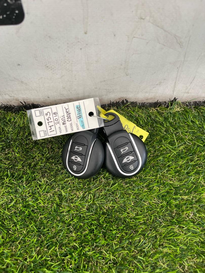 ключ Mini Cooper S 3 поколение 2018, 2.0 л., бензин, 6МКПП, хетчбэк 3 дв. - фото №1