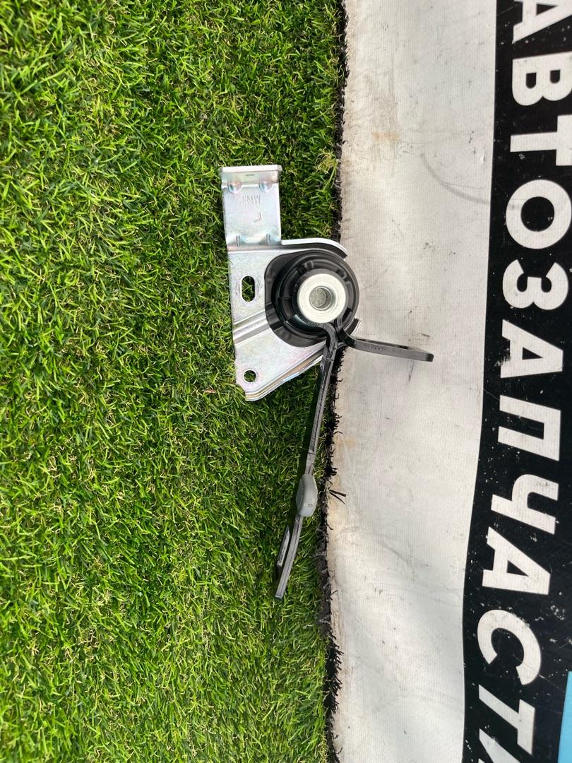 кронштейн (крепление) Mini Cooper S 3 поколение 2018, 2.0 л., бензин, 6МКПП, хетчбэк 3 дв., 7317711 - фото №1