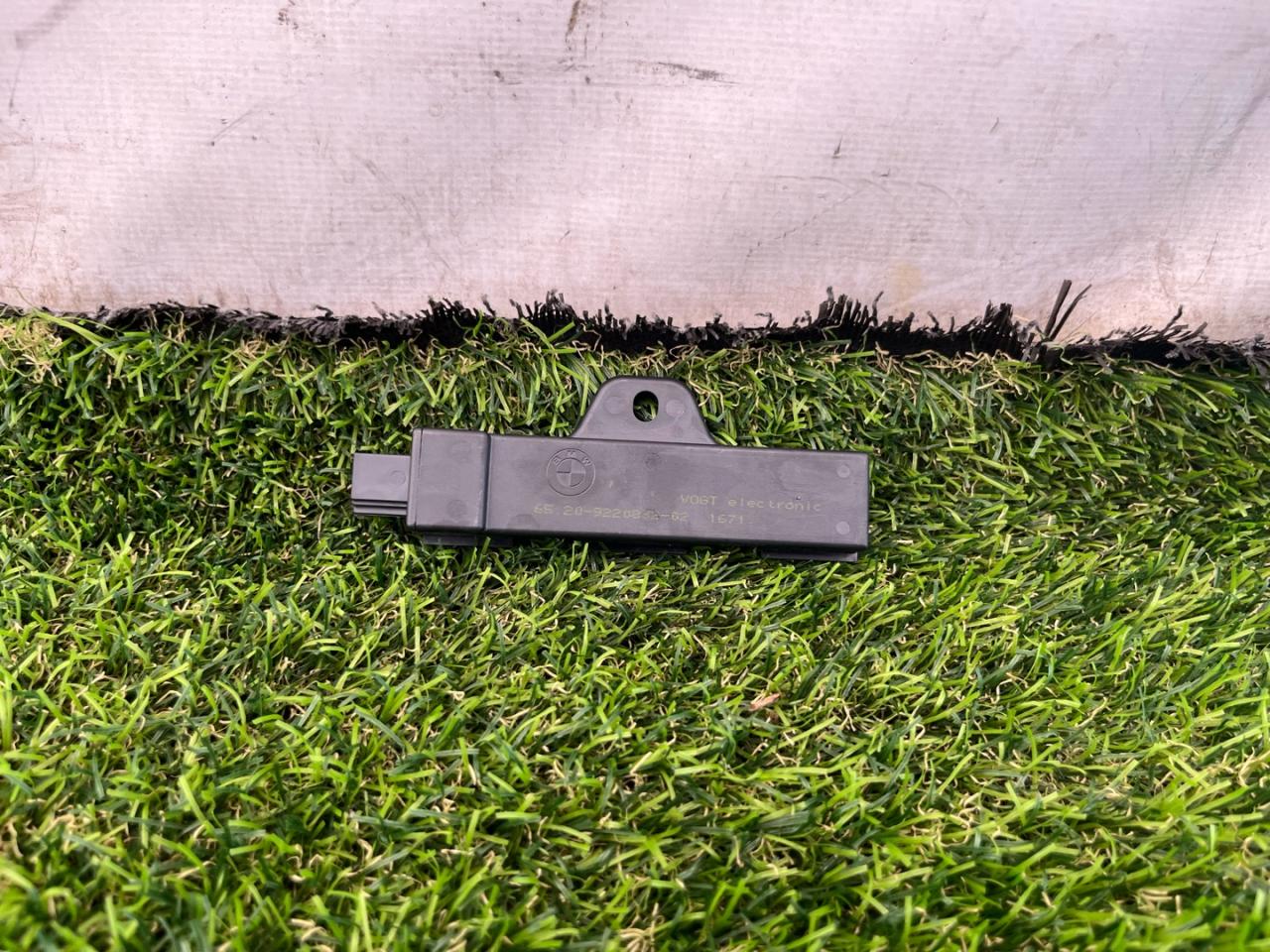 Антенна системы комфортного доступа Mini Cooper S 3 поколение 2018, 2.0 л., бензин, 6МКПП, хетчбэк 3 дв., 9220892 - фото №1