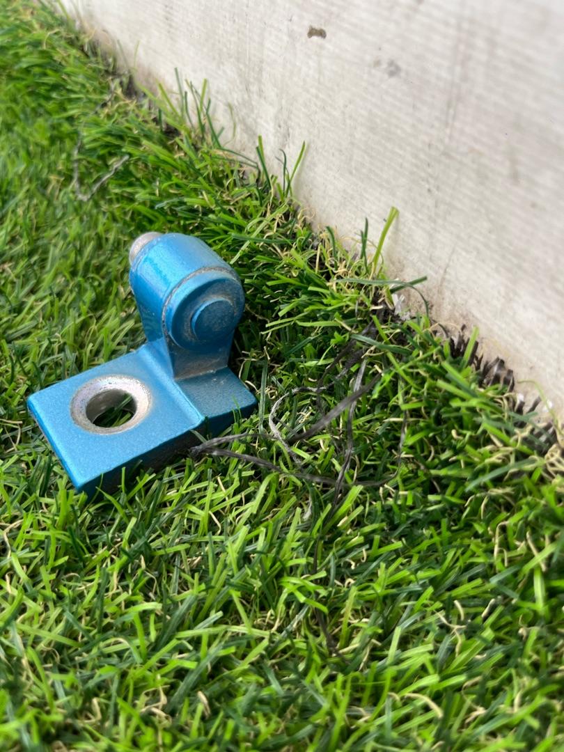 петля двери Mini Cooper S 3 поколение 2018, 2.0 л., бензин, 6МКПП, хетчбэк 3 дв. - фото №1