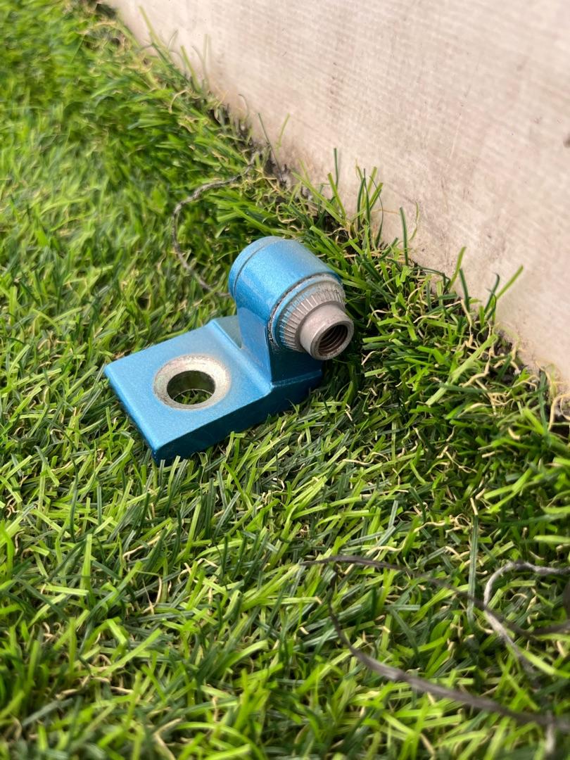 петля двери Mini Cooper S 3 поколение 2018, 2.0 л., бензин, 6МКПП, хетчбэк 3 дв. - фото №1