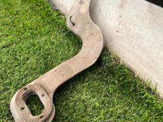 кронштейн глушителя Ford Mustang 6 поколение S550 [рестайлинг] 2017, 2.3 л., бензин, АКПП, купе, задний привод