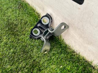 петля двери Chevrolet Trax 1 поколение [рестайлинг] 2021, 1.4 л., бензин, АКПП, черный, внедорожник 5 дв., передний привод