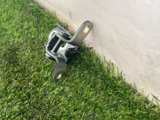 петля двери Chevrolet Trax 1 поколение [рестайлинг] 2021, 1.4 л., бензин, АКПП, черный, внедорожник 5 дв., передний привод