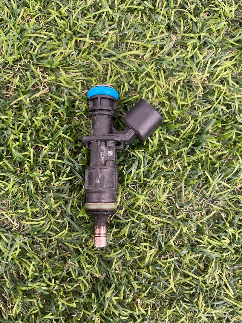 форсунка RAM 1500 5 поколение 2019, 5.7 л., бензин, АКПП, пикап, полный привод, 05281568AA - фото №1