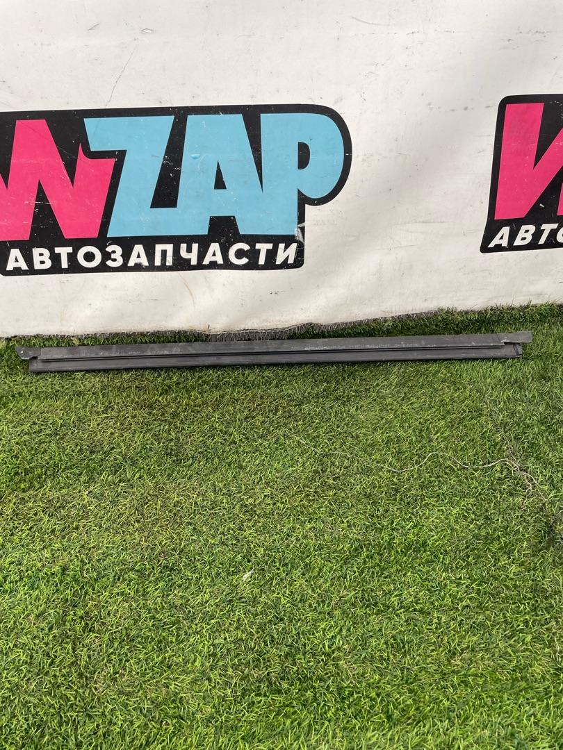 Уплотнитель стекла Ford Explorer 6 поколение U625 2020, 2.3 л., бензин, АКПП, внедорожник 5 дв., LB5B-S21434-AE - фото №1