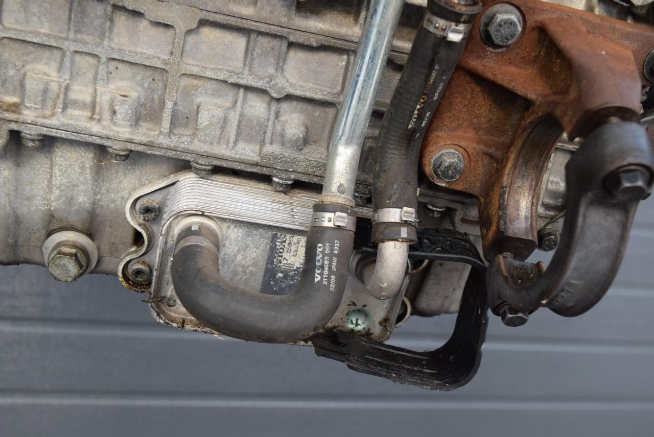 радиатор масляный Volvo XC90 1 поколение 2004, 2.5 л., B 5254 T2, бензин, АКПП, внедорожник 5 дв. - фото №1