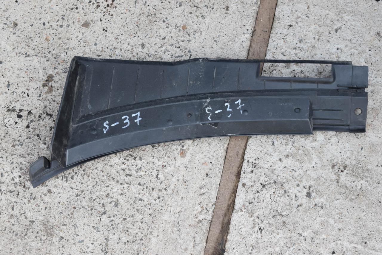 дождевик Volkswagen Jetta 3 поколение 1996, 1.9 л., AFN, дизель, МКПП, седан, 1H1819416B - фото №1