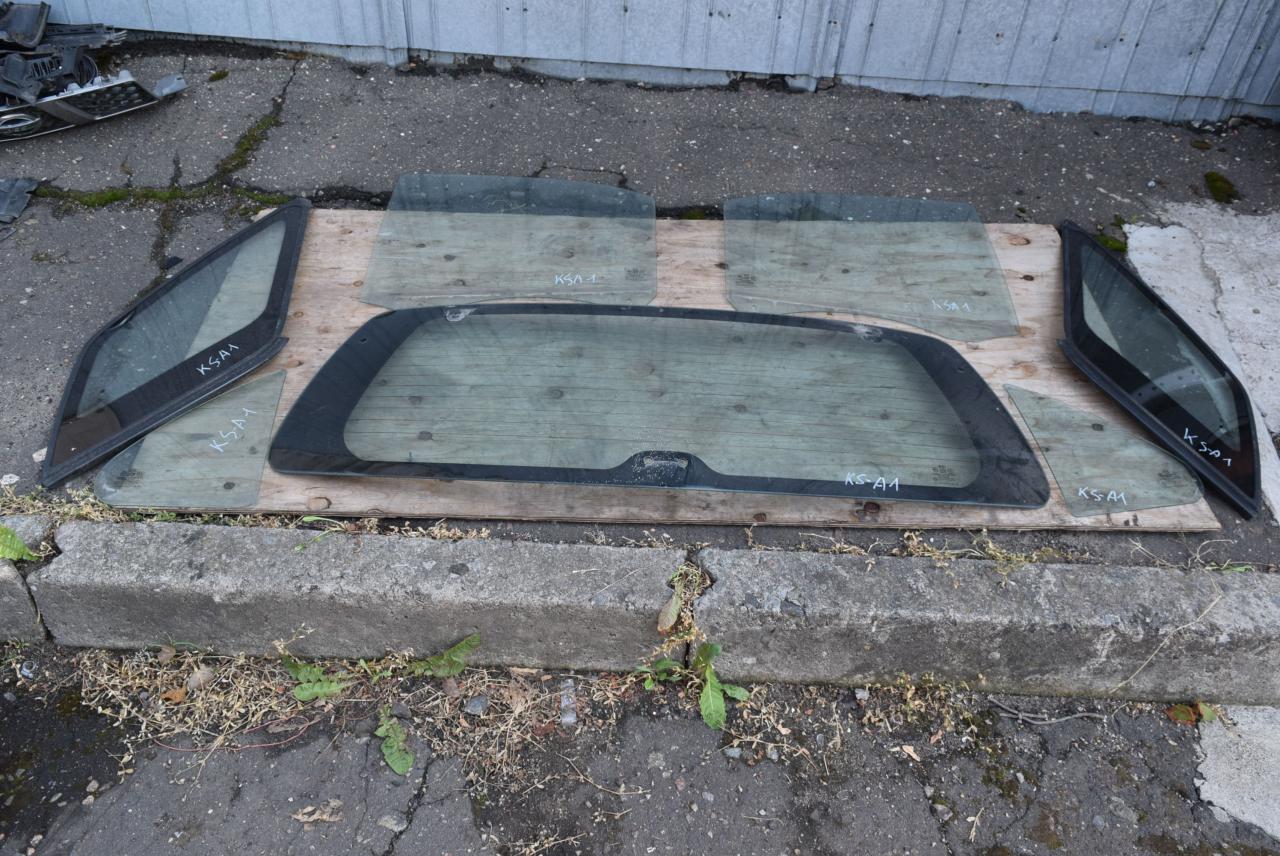 стекло кузовное боковое правое Kia Sorento 1 поколение 2002, 2.5 л., дизель, АКПП, внедорожник 5 дв. - фото №1