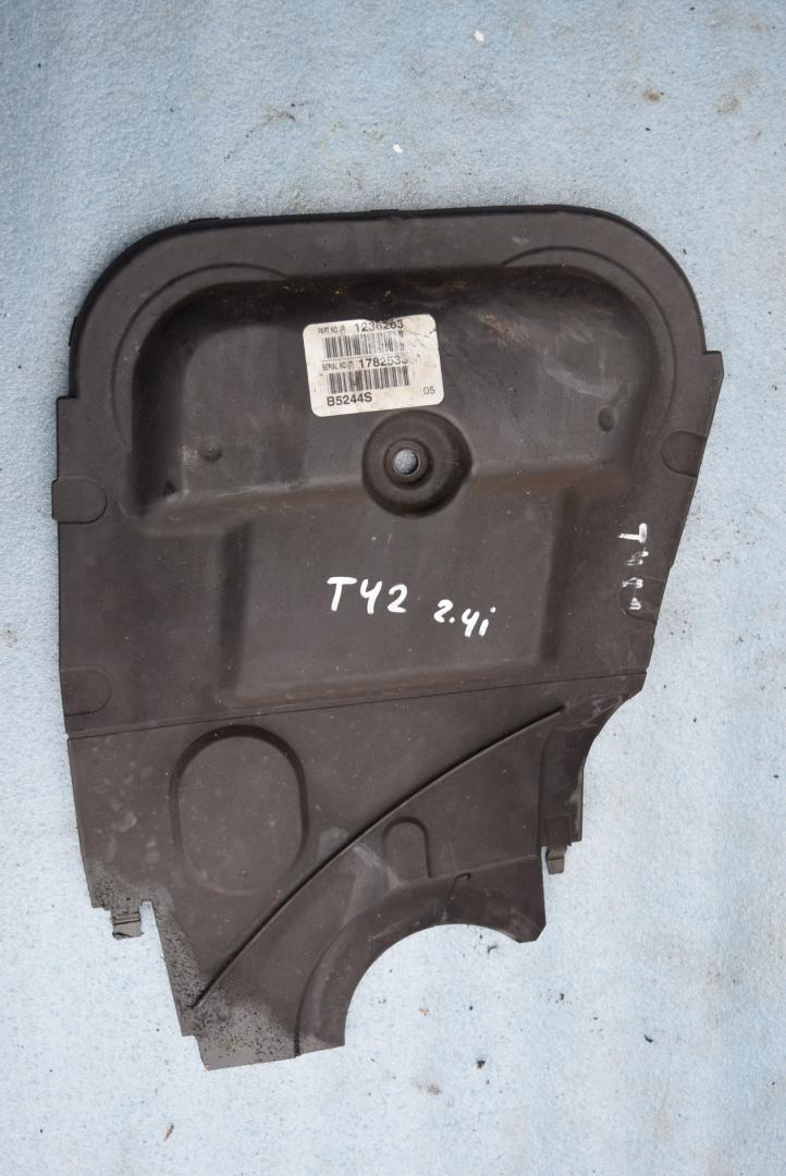 защита (кожух) ремня ГРМ Volvo S80 1 поколение 2000, 2.4 л., B 5244 S2, бензин, АКПП, седан, передний привод, 9180744, 9471777 - фото №1