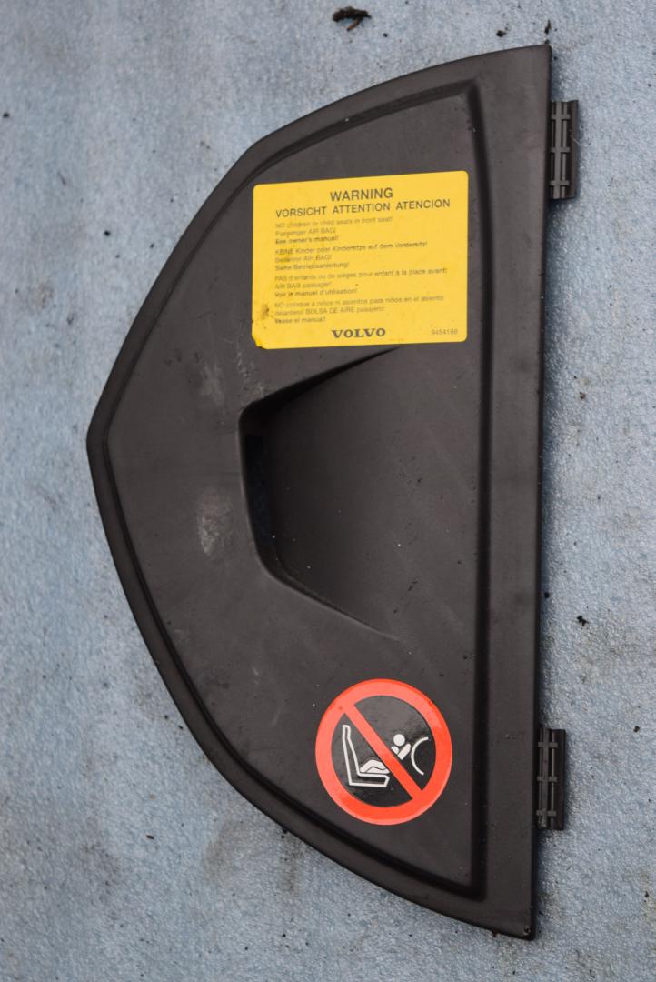 накладка на торпедо (консоль) Volvo S80 1 поколение 2000, 2.4 л., B 5244 S2, бензин, АКПП, седан, передний привод, 9158382 - фото №1