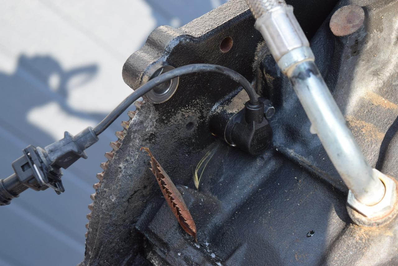 датчик коленвала Land Rover Freelander 1 поколение 2000, 2.0 л., 20T2N, дизель, МКПП, внедорожник 5 дв. - фото №1