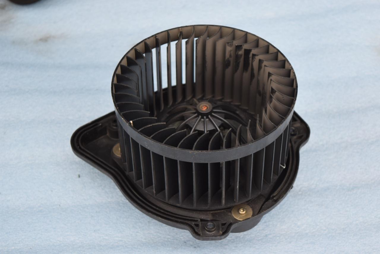 моторчик печки Volvo C70 1 поколение 1999, 2.5 л., Ti, бензин, АКПП, купе, передний привод - фото №1