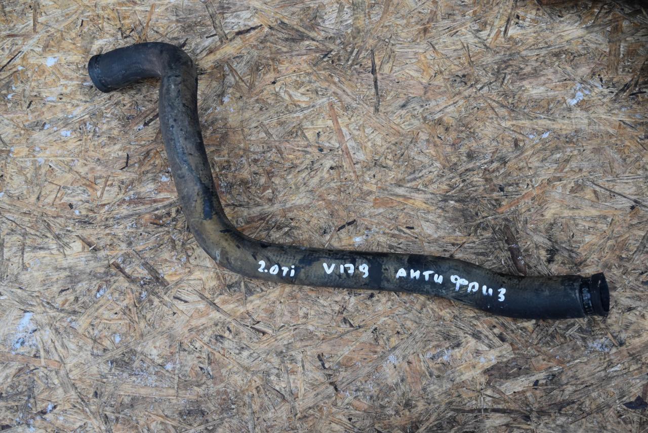 патрубок (трубопровод, шланг) Volvo C70 1 поколение 1999, 2.5 л., Ti, бензин, АКПП, купе, передний привод - фото №1