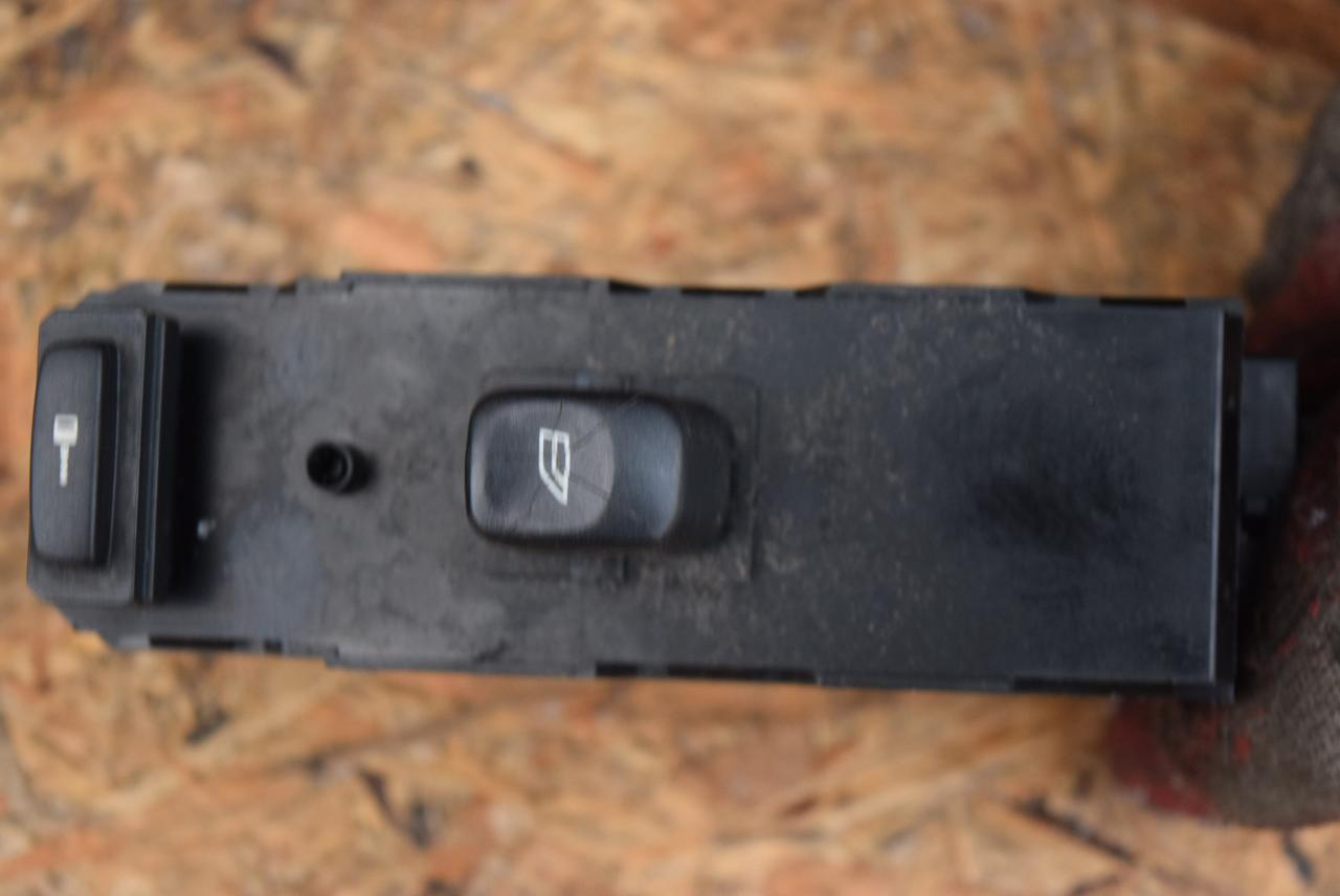 кнопка стеклоподъемника двери Volvo XC90 1 поколение 2005, 2.4 л., D5, D 5244 T, дизель, АКПП, внедорожник 5 дв., полный привод, 30746075 - фото №1