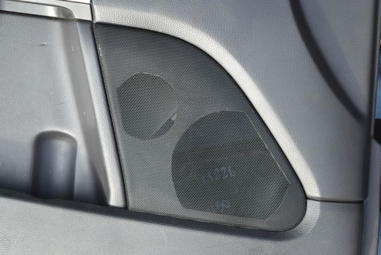 Накладка (сетка) динамика Volvo XC90 1 поколение 2006, 2.4 л., D5, D 5244 T4, дизель, АКПП, внедорожник 5 дв. - фото №1