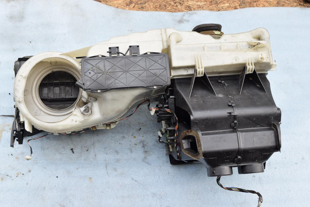 корпус отопителя (печки) Volvo S60 1 поколение 2002, 2.4 л., i, B 5244 S2, бензин, МКПП, седан, передний привод, 08663335 - фото №1