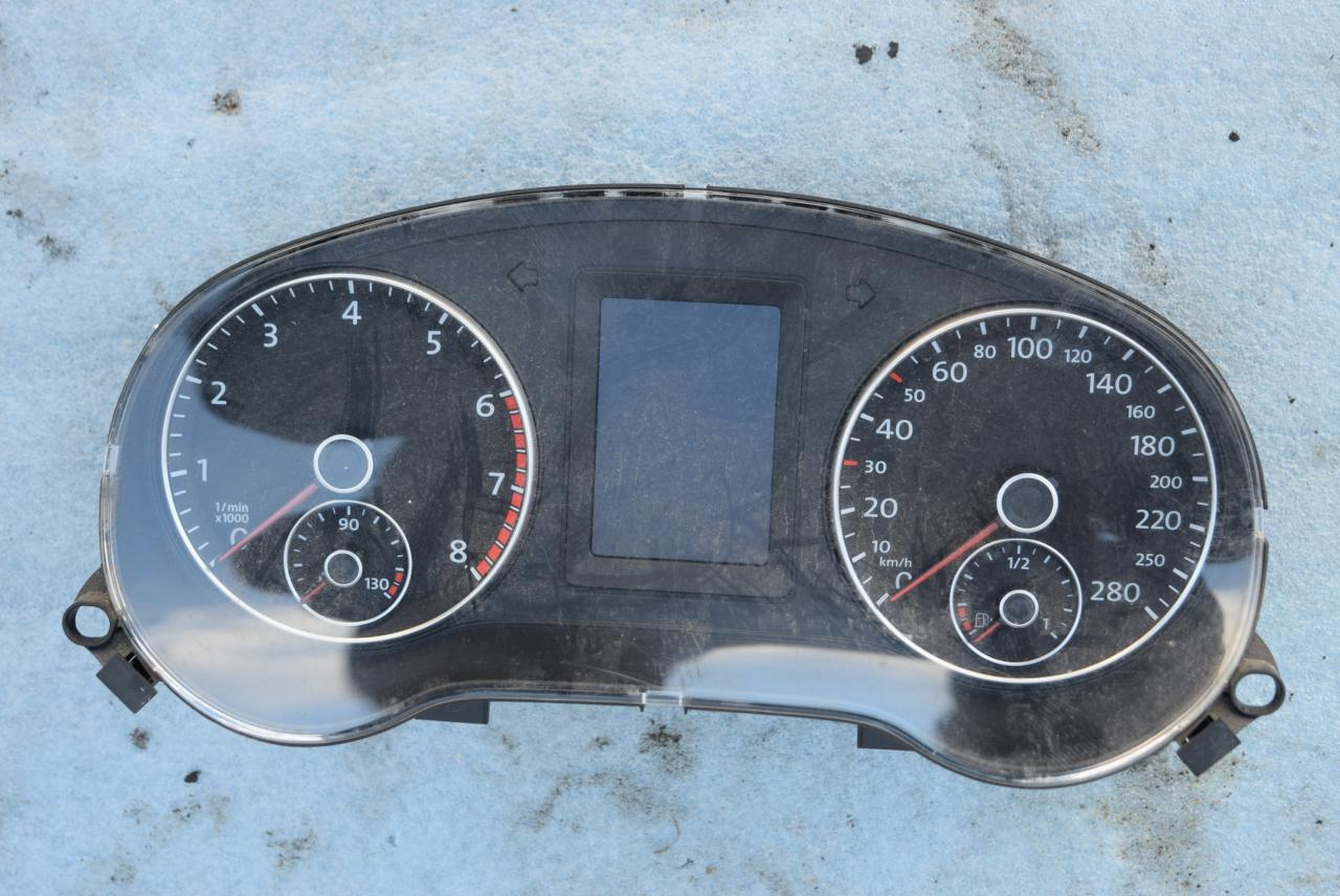 щиток приборов (приборная панель) Volkswagen Jetta 6 поколение 2013, 1.4 л., TSI, CAXA, бензин, АКПП, седан, 5C6920872 - фото №1