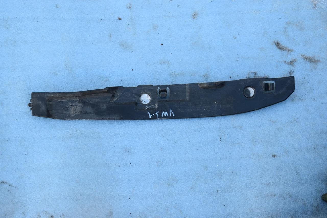 пыльник переднего крыла Volkswagen Jetta 6 поколение 2013, 1.4 л., TSI, CAXA, бензин, АКПП, седан, 5C6821112 - фото №1