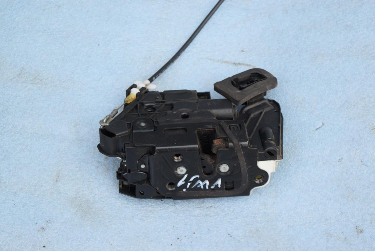 замок двери передней правой Volkswagen Jetta 6 поколение 2013, 1.4 л., TSI, CAXA, бензин, АКПП, седан, 5K1837016D - фото №1