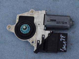 моторчик стеклоподъемника задний левый Volkswagen Jetta 6 поколение 2013, 1.4 л., TSI, CAXA, бензин, АКПП, седан, 3C0959703B