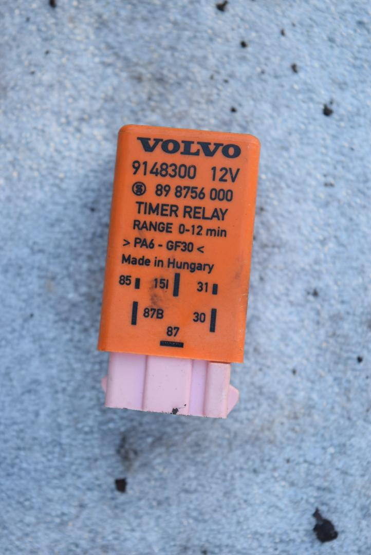 реле (прочие) Volvo V70 1 поколение 1998, 2.5 л., D 5252 T, дизель, МКПП, универсал, 9148300, 898756000 - фото №1