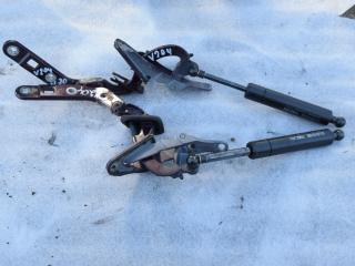 петля крышки багажника Volvo V70 1 поколение 1998, 2.5 л., D 5252 T, дизель, МКПП, универсал